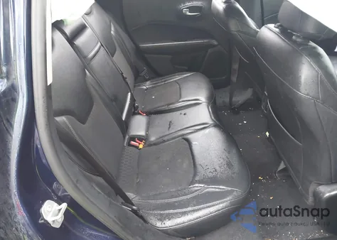 2018 Jeep Compass Latitude 4X4 z USA, uszkodzony, nr VIN 3C4NJDBB9JT480133